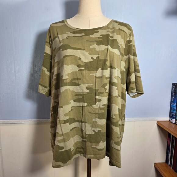 AnyBody 1X Olive Green Camo Crewneck Classic Shortsleeve Summer Tee - Picture 1 of 9